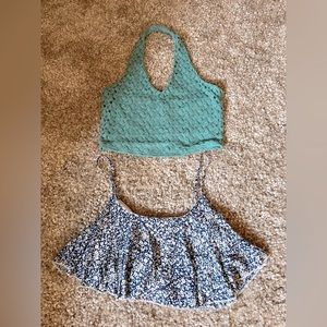 2 Crop Tops